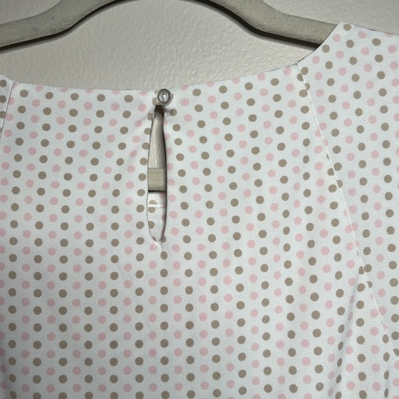Sleeveless top with button in the back - Picture 5 of 5